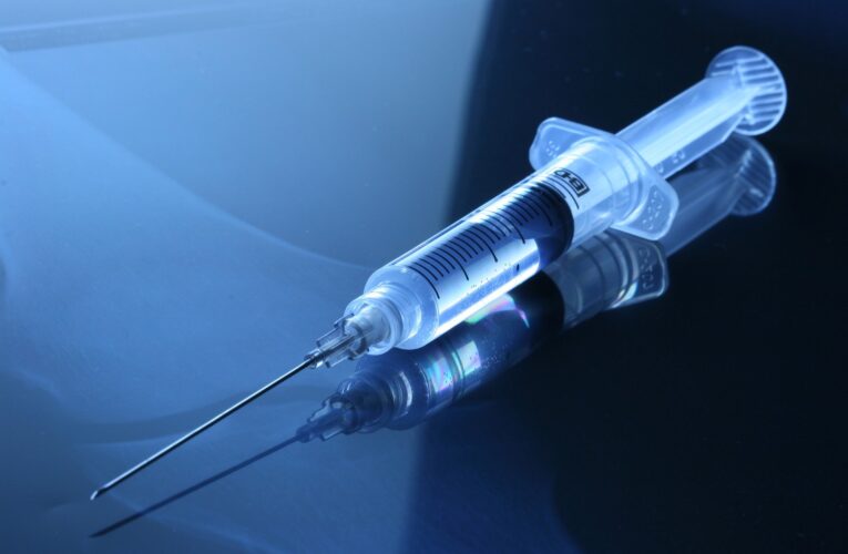 Vacina da Oxford/AstraZeneca é aprovada no Reino Unido