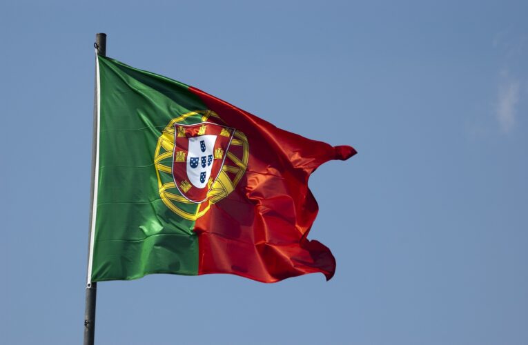 Baixa adesão de portugueses em UK e reeleição de Marcelo Rebelo de Sousa