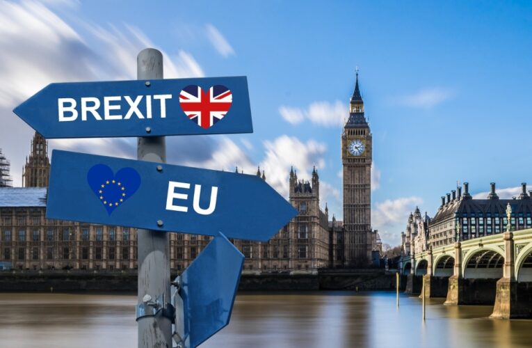 Reino Unido pede mais tempo à União Europeia, a fim de resolver a disputa da chamada guerra das salsichas, no quadro das negociações pós Brexit.