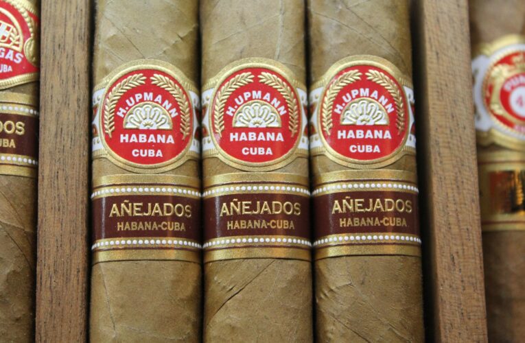Charutos – Conheça o Cigar Lounge mais exclusivo do mundo e comandado por uma brasileira